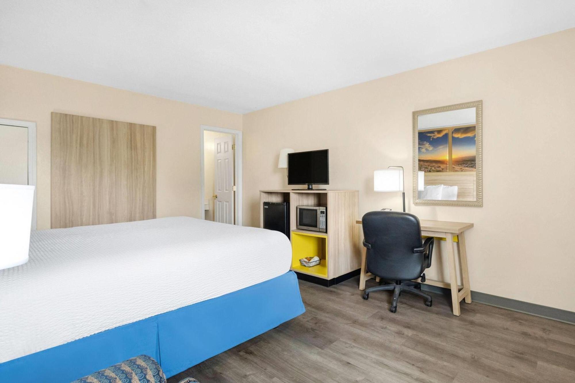 Days By Wyndham Wayne Motel
